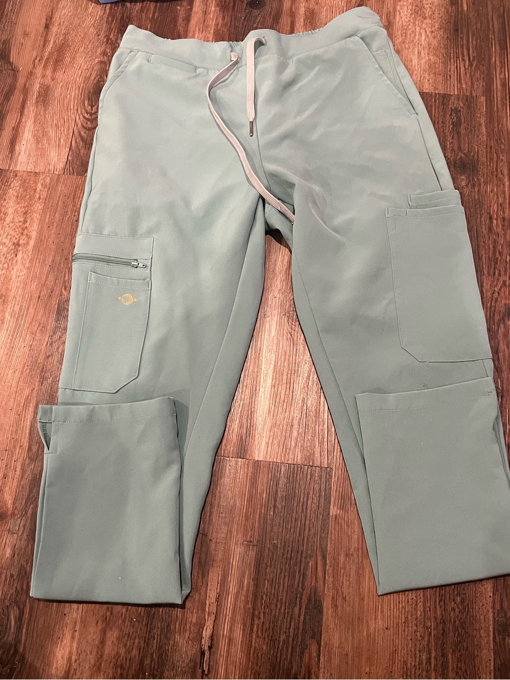 Women's Luuna scrub pants with Utility Pockets